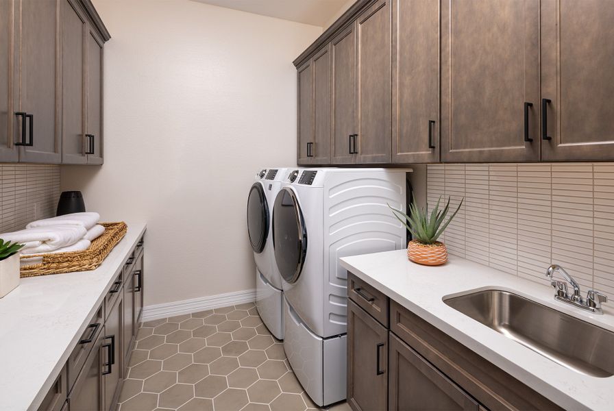 Representative furnished interior of a home built from the Heron by Taylor Morrison in Verdin Odyssey Collection, Phoenix (Image 19).