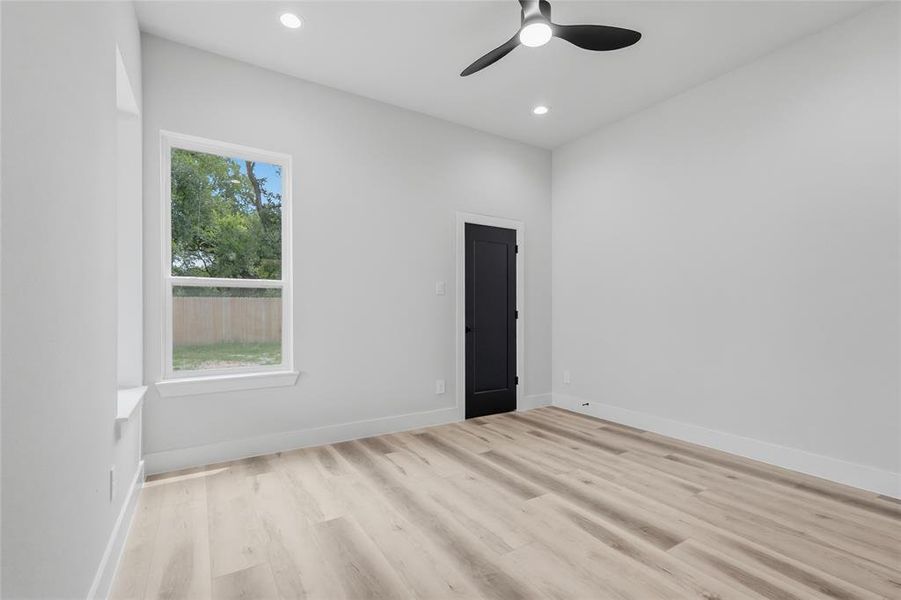 Spacious, unfurnished interior of a new home in , Dallas (Image 19). Spacious, unfurnished interior of a new home in , Dallas (Image 19).