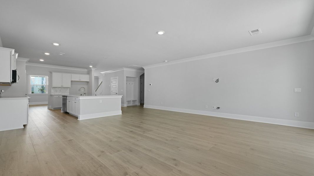 Spacious, unfurnished interior of a new home in Livingston Woods, Irmo (Image 18).