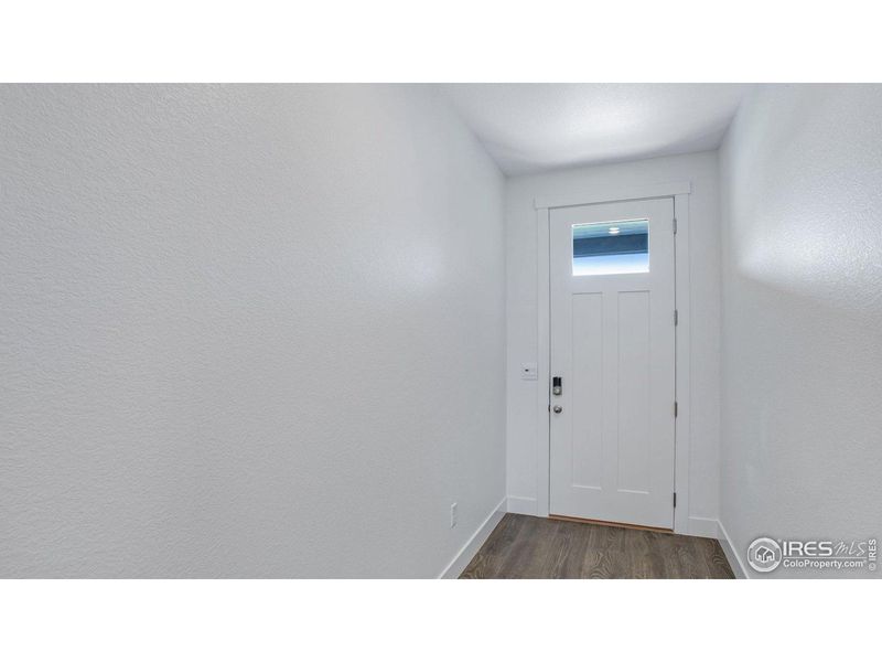 Spacious, unfurnished interior of a new home in Vantage, Berthoud (Image 20).