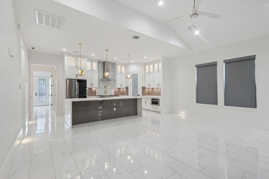 Image 5 of a home in . Image 5 of a home in .