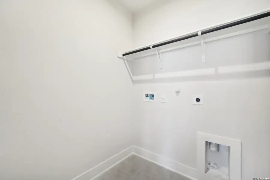 Spacious, unfurnished interior of a new home in , San Antonio (Image 23).