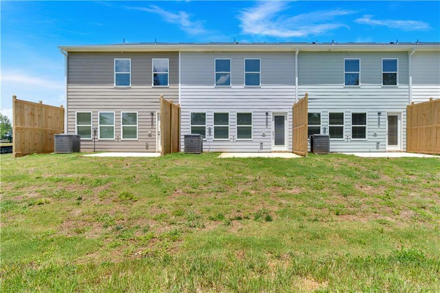 Exterior details and patio area of a home in Village Green, Adairsville (Image 4).