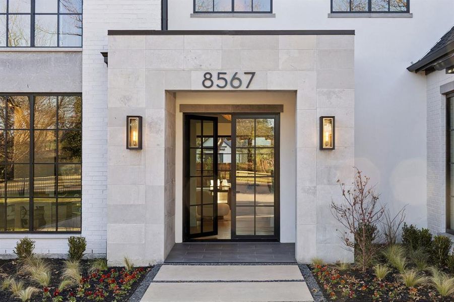 Exterior details and patio area of a home in , Dallas (Image 4).