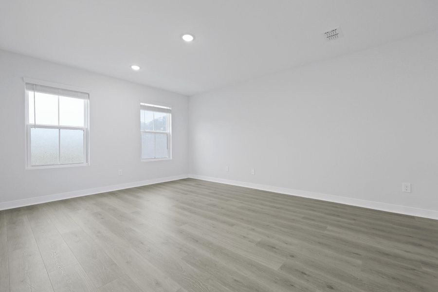 Spacious, unfurnished interior of a new home in Stono Village, Hollywood (Image 22).
