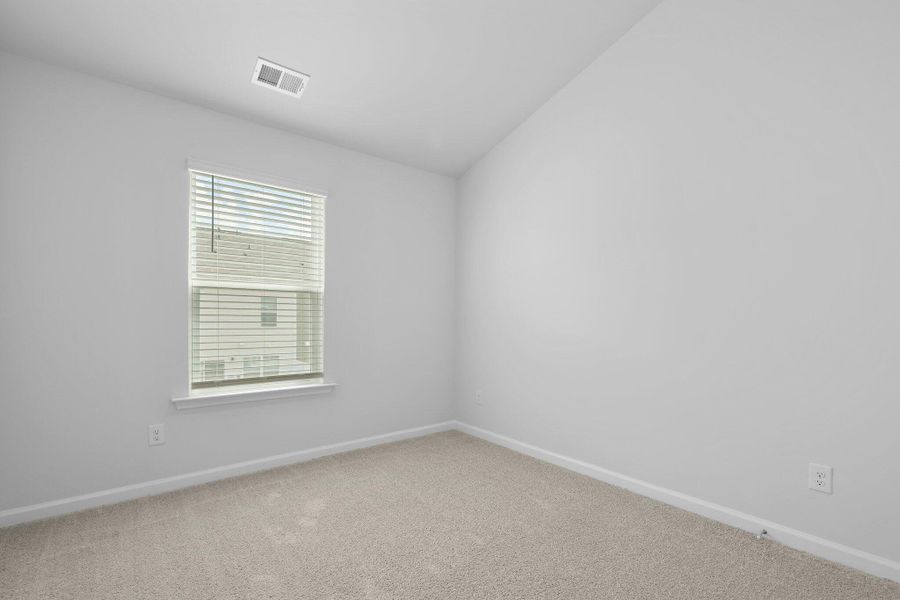 Spacious, unfurnished interior of a new home in Carolina Groves, Moncks Corner (Image 23).