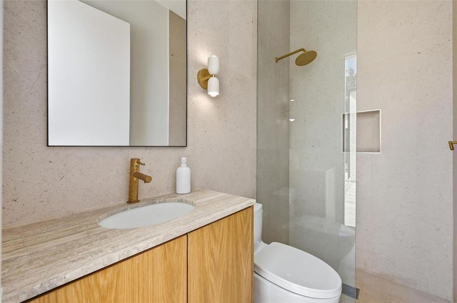 Furnished interior view inside a new home in , Dallas (Image 27).