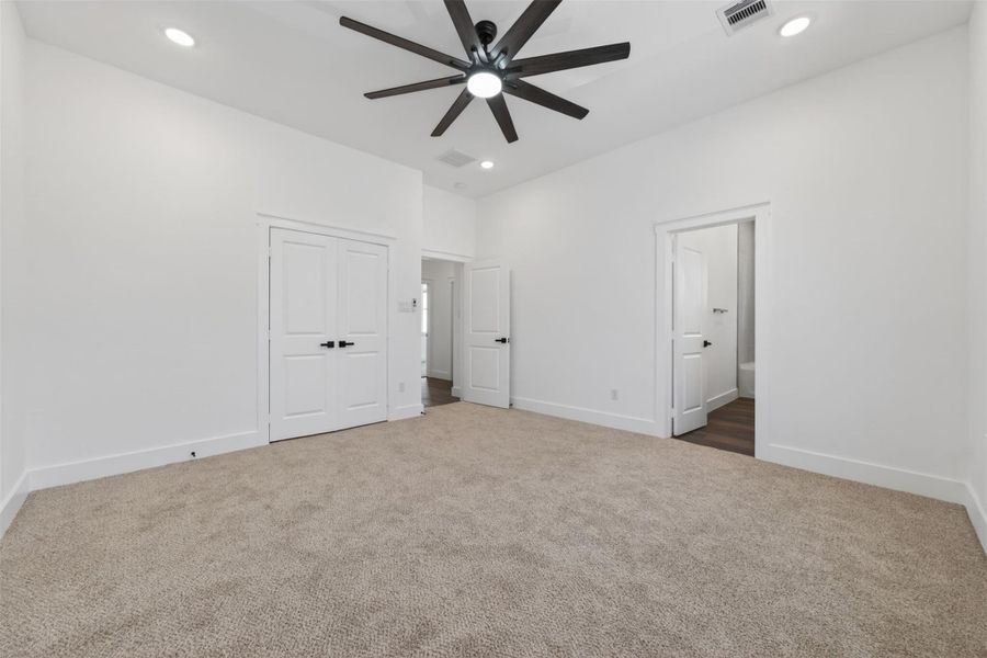 Spacious, unfurnished interior of a new home in , Houston (Image 30). Spacious, unfurnished interior of a new home in , Houston (Image 30).