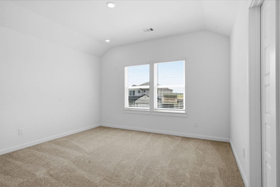 Spacious, unfurnished interior of a new home in , Iowa Colony (Image 43).