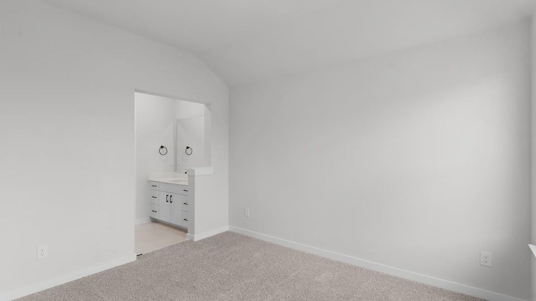 Spacious, unfurnished interior of a new home in Nolina, Georgetown (Image 17).