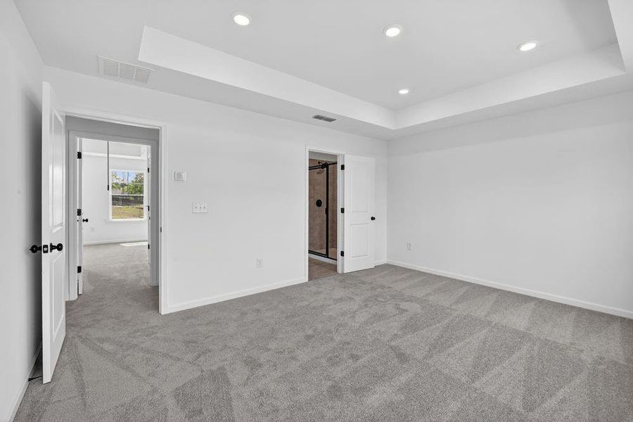 Spacious, unfurnished interior of a new home in Rosewood Farm, Lawrenceville (Image 32).