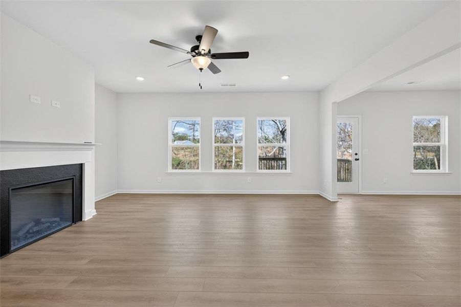 Spacious, unfurnished interior of a new home in Garrett Preserve, Douglasville (Image 19).