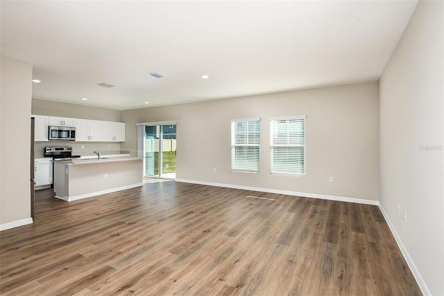 Spacious, unfurnished interior of a new home in Pasadena Ridge, Zephyrhills (Image 7). Spacious, unfurnished interior of a new home in Pasadena Ridge, Zephyrhills (Image 7).