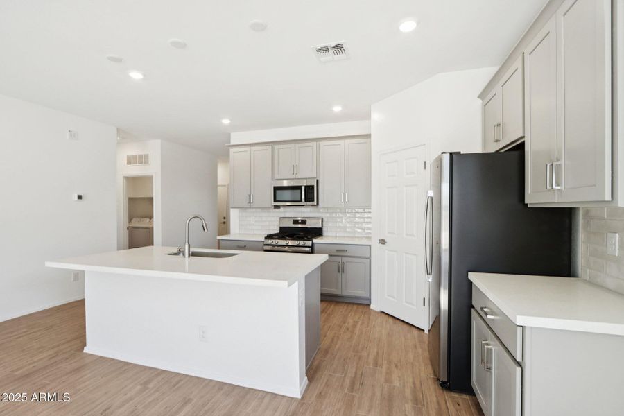 11-web-or-mls-N Eva Ln-S2510-011 11-web-or-mls-N Eva Ln-S2510-011