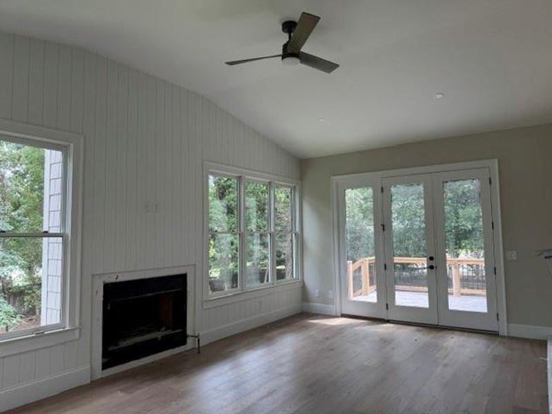 Spacious, unfurnished interior of a new home in , Atlanta (Image 4).