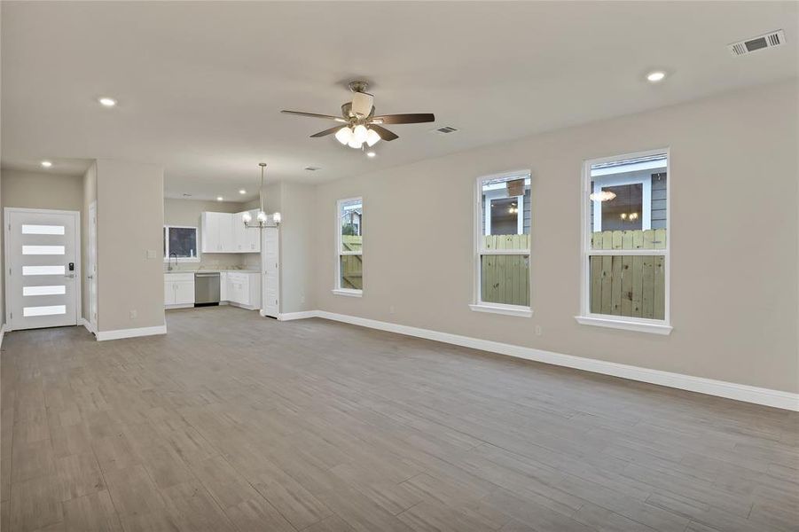 Spacious, unfurnished interior of a new home in , Granbury (Image 25).