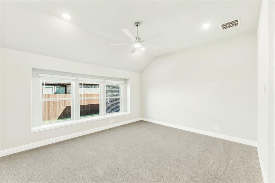 Spacious, unfurnished interior of a new home in Hampton Park, Glenn Heights (Image 24).