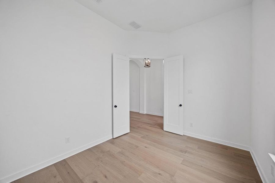 Spacious, unfurnished interior of a new home in Lakeside at Tessera on Lake Travis, Lago Vista (Image 12).