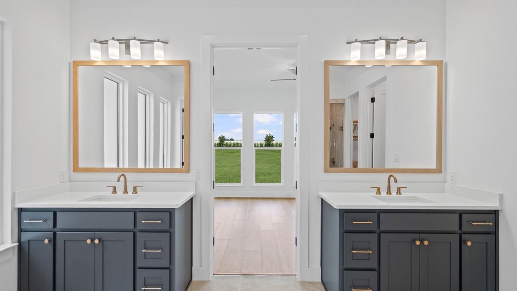 Representative furnished interior of a home built from the 2517F by Perry Homes in Turnleaf, Punta Gorda (Image 29).