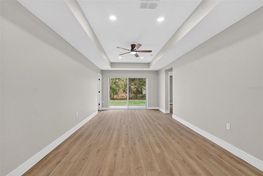 Spacious, unfurnished interior of a new home in , Orlando (Image 52).