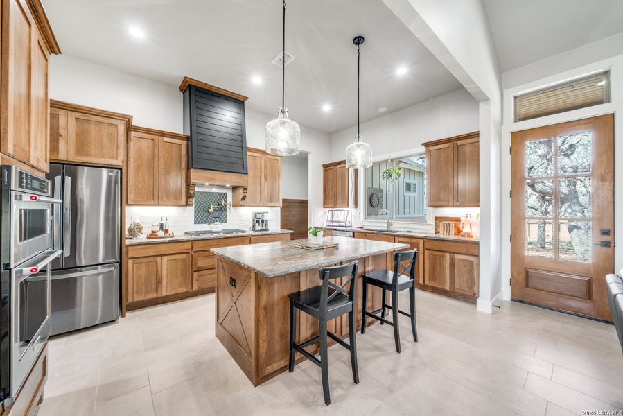 Furnished interior view inside a new home in , La Vernia (Image 4).