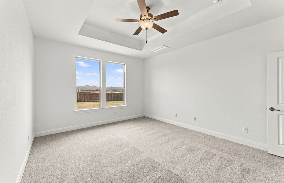 Spacious, unfurnished interior of a new home in Saddleback at Santa Rita Ranch, Liberty Hill (Image 49).