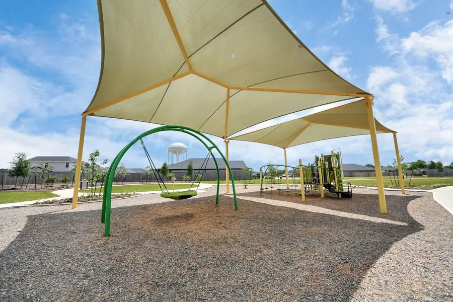 Community amenities in Sunrise Cove, Texas City (Image 8).