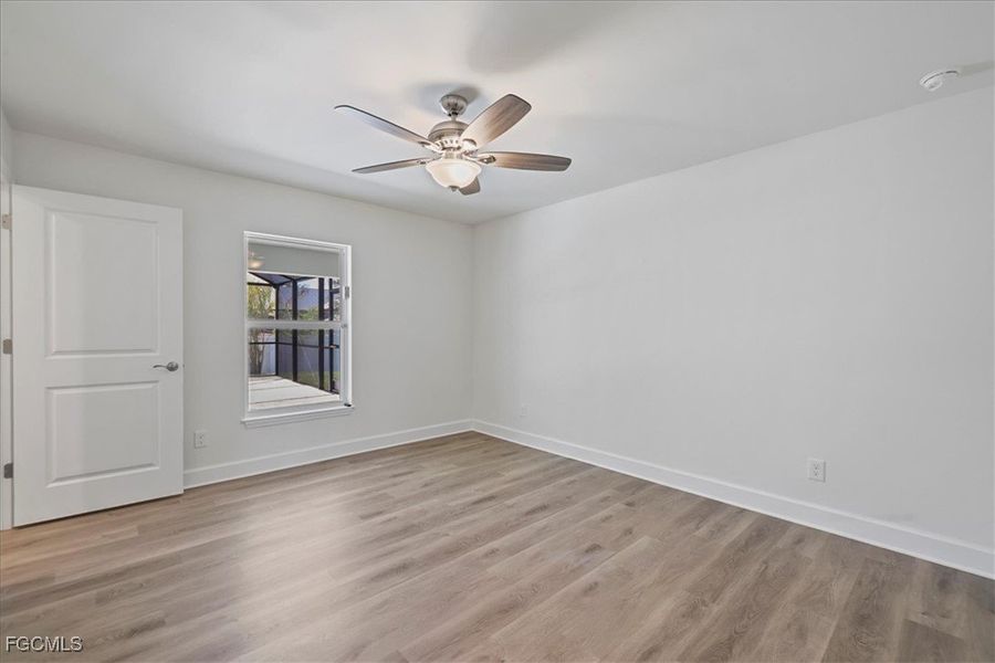 Spacious, unfurnished interior of a new home in Cape Coral, Cape Coral (Image 28).