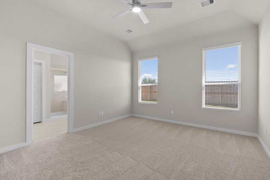 Spacious, unfurnished interior of a new home in , Houston (Image 26).