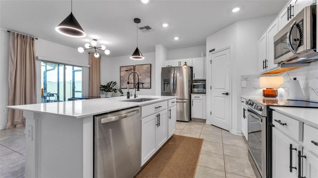 Furnished interior view inside a new home in , Winter Haven (Image 8).