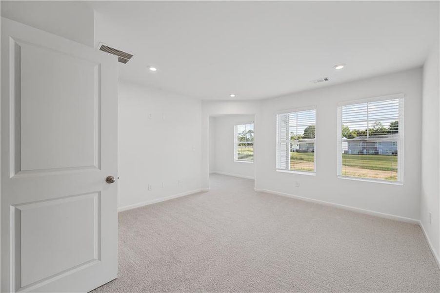 Spacious, unfurnished interior of a new home in Village Green, Adairsville (Image 9).
