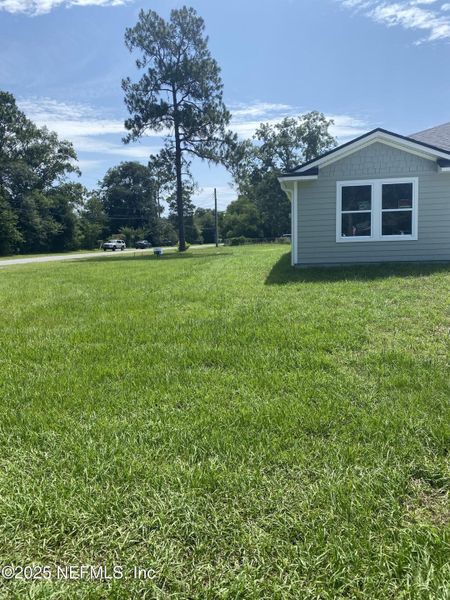 Exterior details and patio area of a home in , Jacksonville (Image 3).