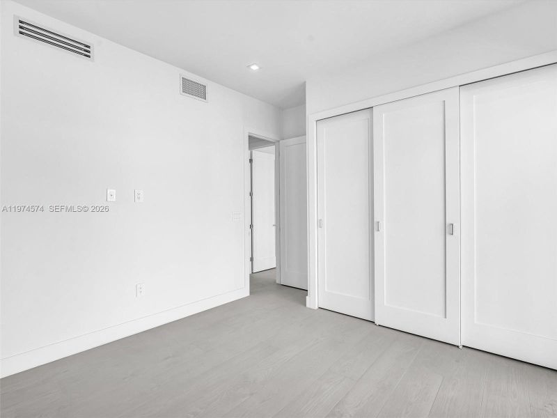 Spacious, unfurnished interior of a new home in , Dania Beach (Image 25).