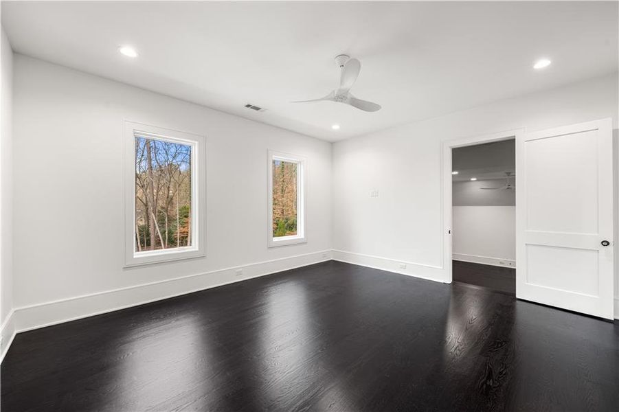Spacious, unfurnished interior of a new home in , Sandy Springs (Image 82).