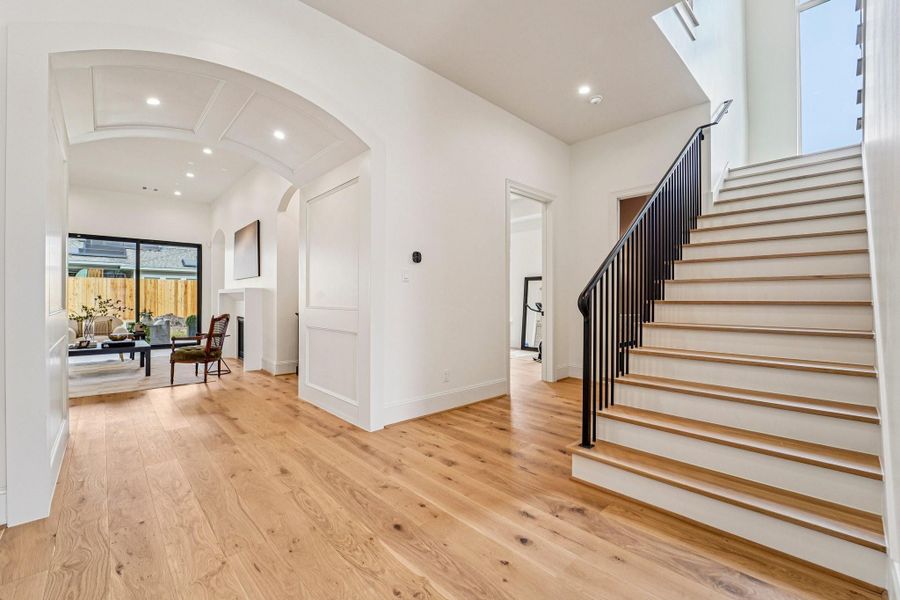 Spacious, unfurnished interior of a new home in , Houston (Image 20).
