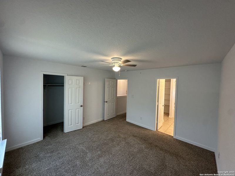 Spacious, unfurnished interior of a new home in , San Antonio (Image 5).