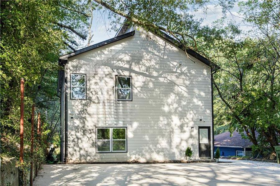 Image 15 of a home in .