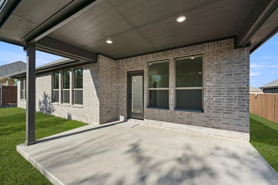 4602 Thistle- Back-4