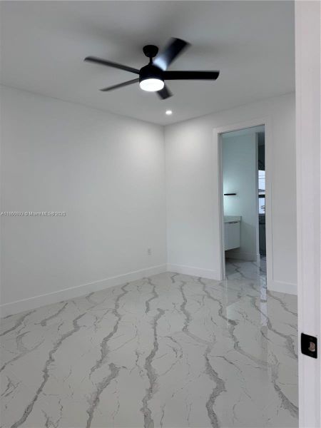 Spacious, unfurnished interior of a new home in , Lehigh Acres (Image 9).