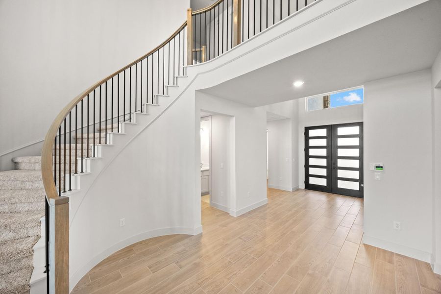 Spacious, unfurnished interior of a new home in Santa Rita Ranch, Liberty Hill (Image 15).