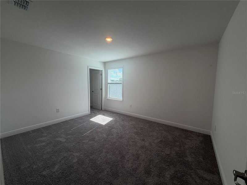 Spacious, unfurnished interior of a new home in Villa Pass, Mascotte (Image 23).