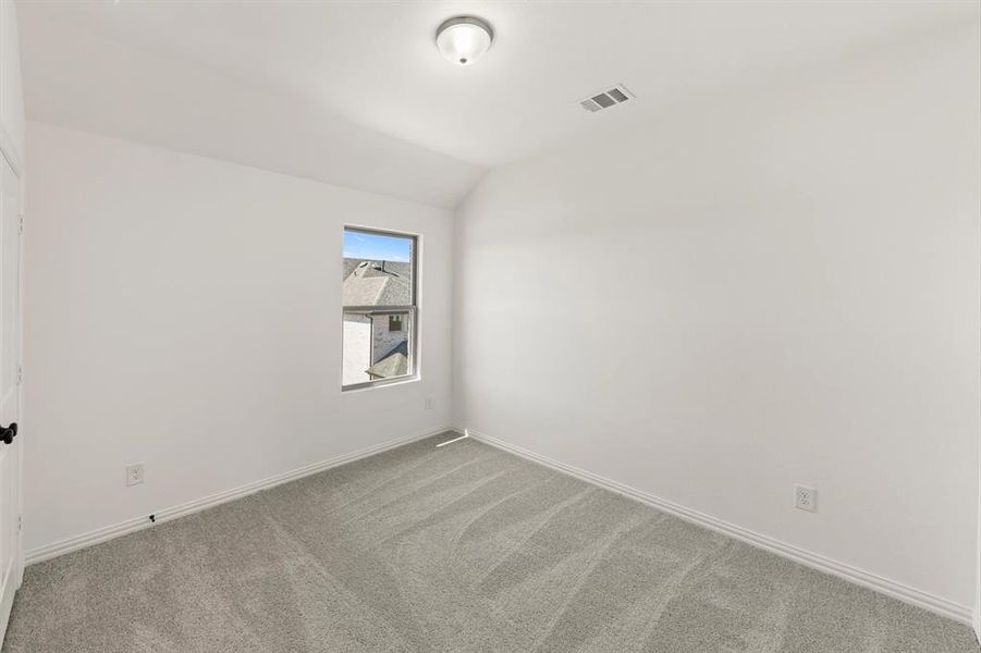 Spacious, unfurnished interior of a new home in Devonshire 40s, Forney (Image 26).