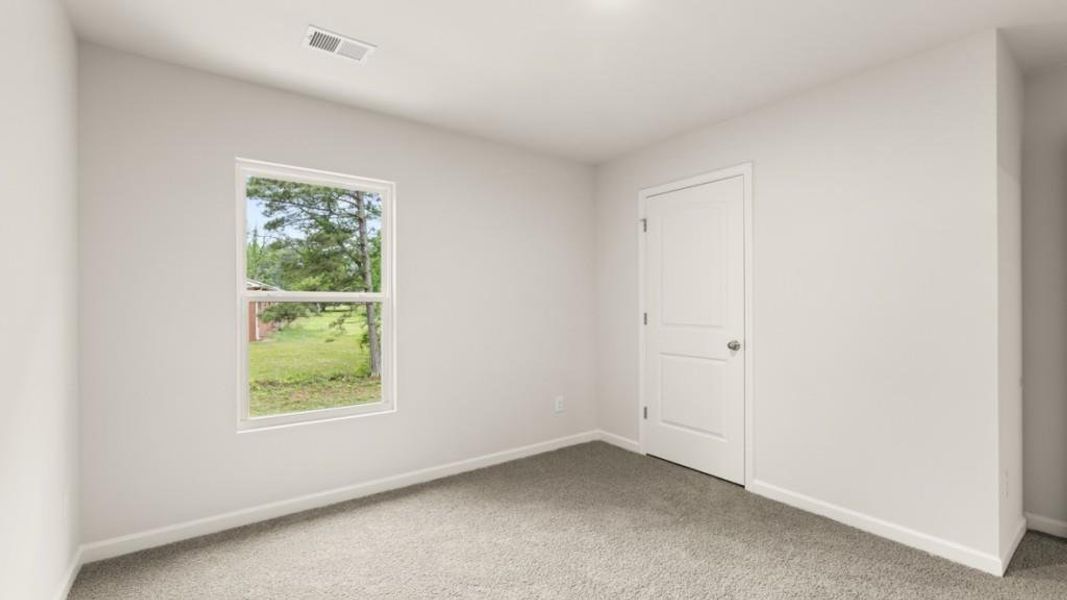 Spacious, unfurnished interior of a new home in Fairhaven, Lithia Springs (Image 20).