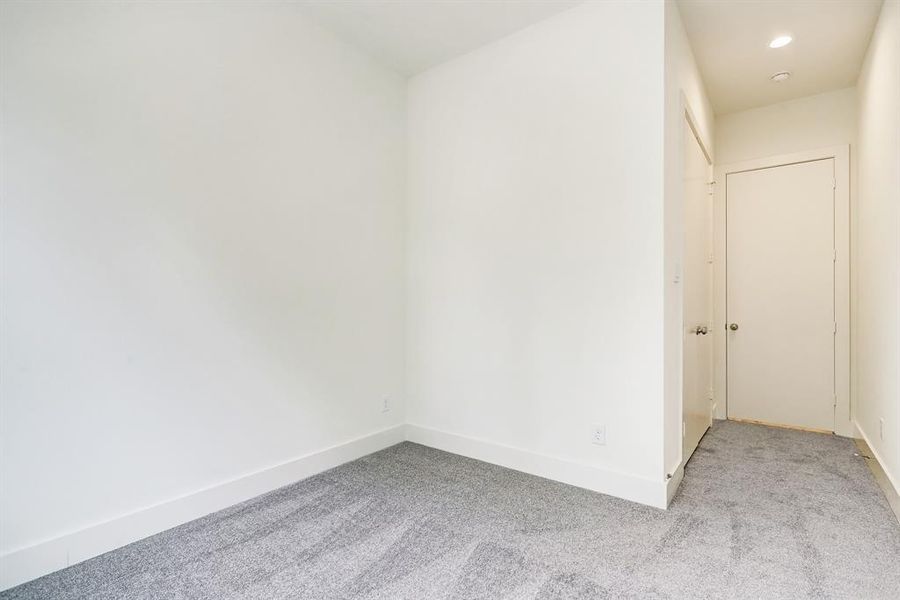 Image 14 of a home in .