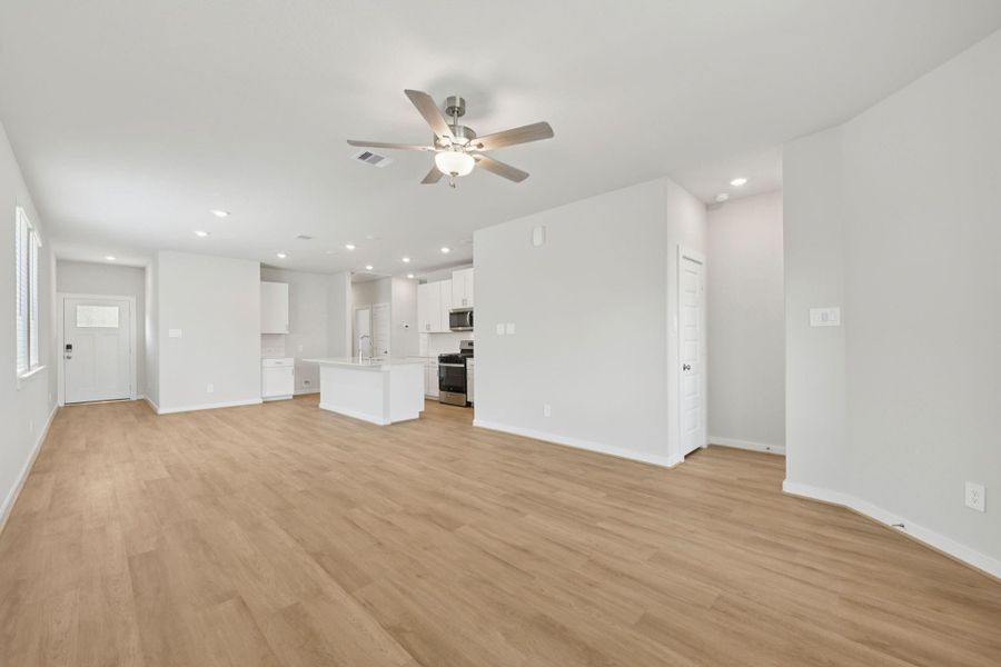 Spacious, unfurnished interior of a new home in Landing Meadows - Traditional Series, New Caney (Image 26).