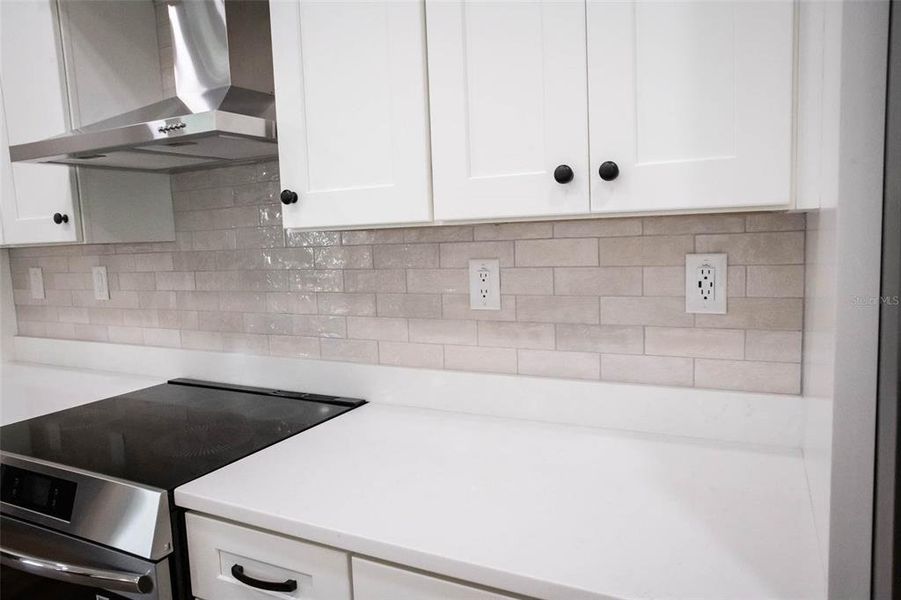 Close-up of interior finishes inside a home in , Weeki Wachee (Image 18).