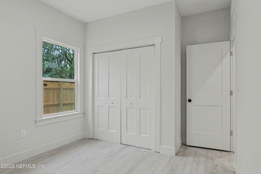 Spacious, unfurnished interior of a new home in , Jacksonville (Image 22).