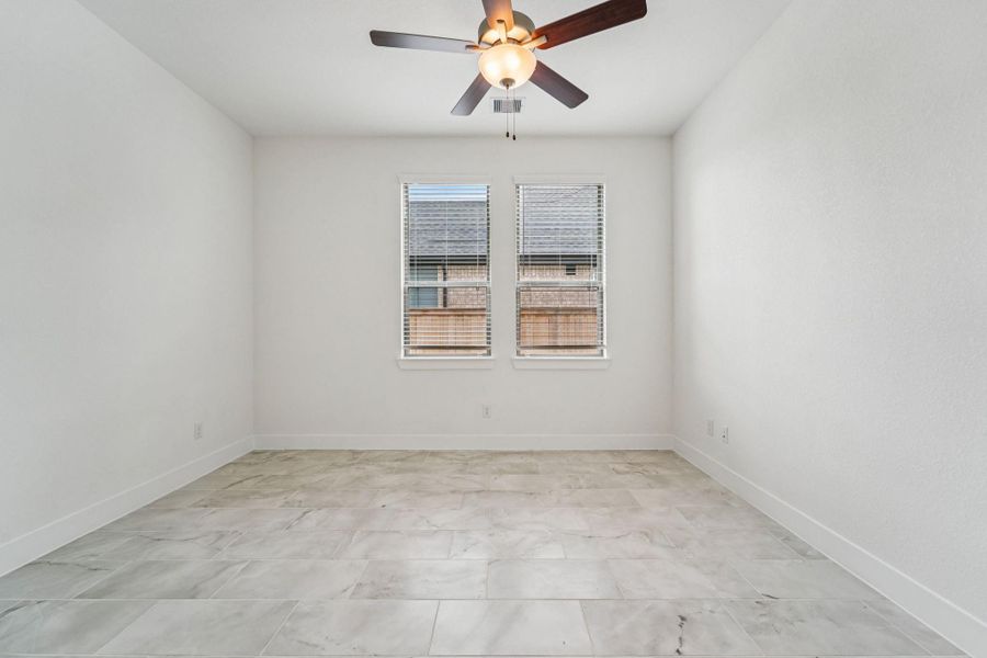 Spacious, unfurnished interior of a new home in Kresston, Montgomery (Image 18).