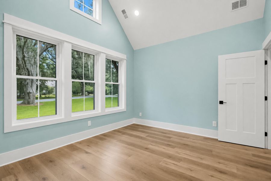Spacious, unfurnished interior of a new home in , Hollywood (Image 55). Spacious, unfurnished interior of a new home in , Hollywood (Image 55).