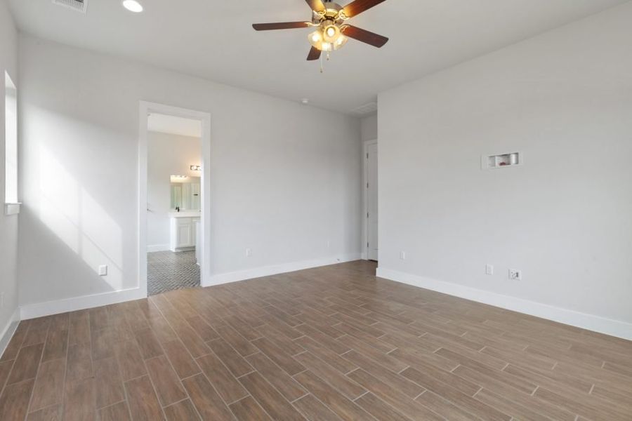 Representative unfurnished interior of a home built from the Eldorado by Pacesetter Homes in Easton Park, Austin (Image 21). Representative unfurnished interior of a home built from the Eldorado by Pacesetter Homes in Easton Park, Austin (Image 21).